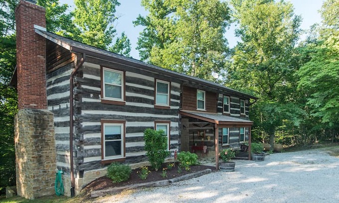 Gnaw Bone Cabin | Southern Comfort Log Cabin
