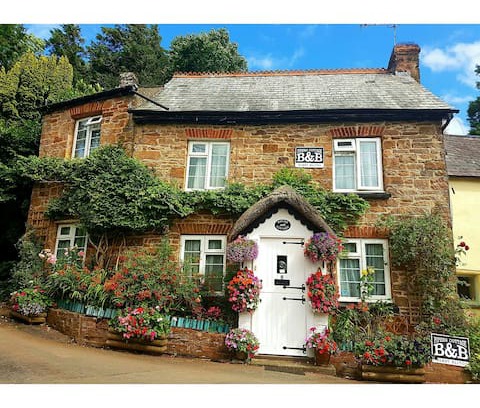 Hatherleigh Bed & Breakfast | Pipers Cottage B&B