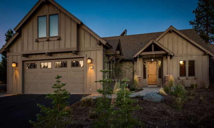Sunriver House | Caldera Springs Cabin 42-Perfect Sunriver Retreat!