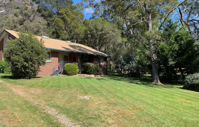 Halls Gap Apartment | Sundial Holiday Apartments - A1