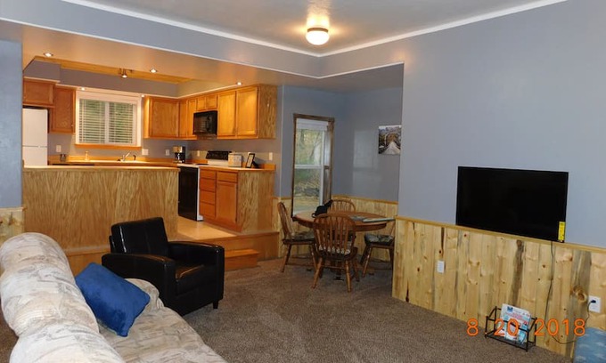 Riggins Apartment | Steelhead RV/Vacation Rentals
