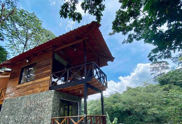 Jarabacoa Cabin | Cabaña ecológica frente al río en Jarabacoa!