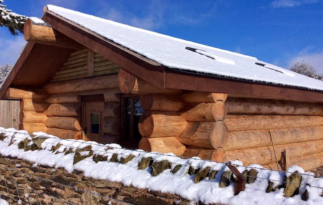 Llangollen Cabin | Canadian Log Cabin with Hot Tub