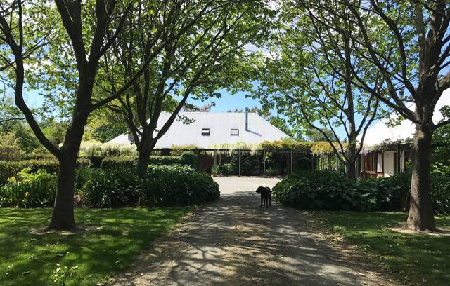 Hawkesbury House | Mill Stream Cottage - a luxurious rural retreat
