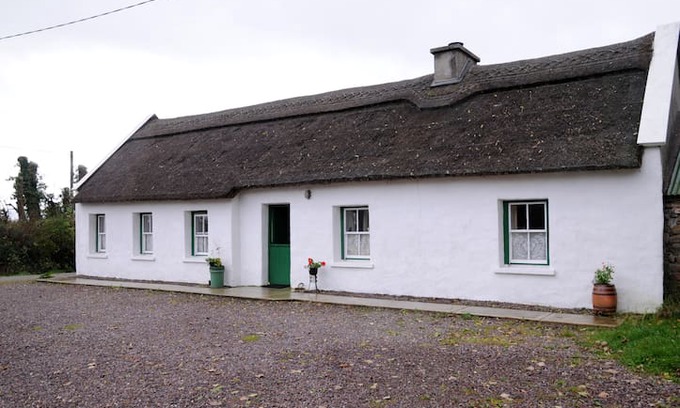 Castlemaine Cabin | The Thatched Cottage on The Wild Atlantic Way