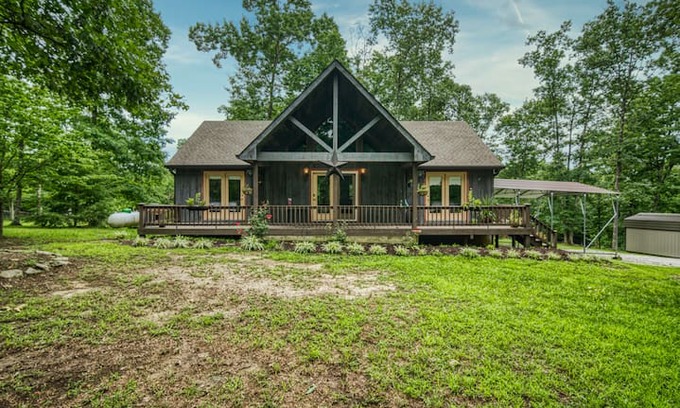 Jamestown House | Riders Retreat