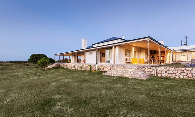 Cape Agulhas House | Inhoek Farm -Spacious Farm House : Arniston