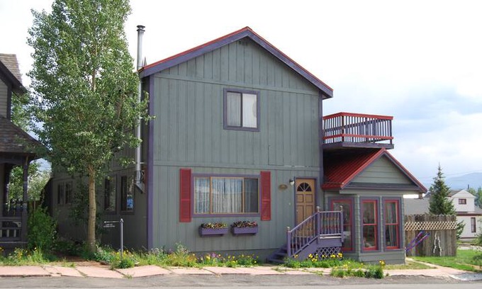 Leadville House | Silver Rush Inn - 1 block from downtown