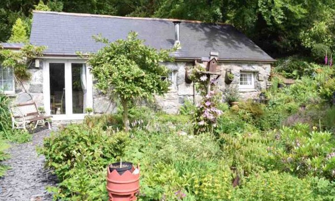 Dolgellau Cabin | TYN TWLL converted barn / annex