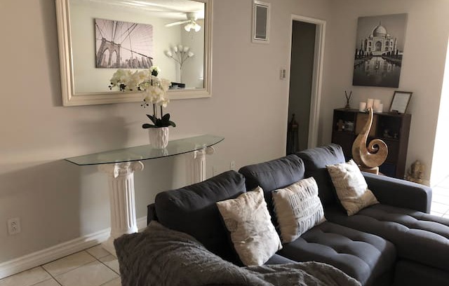 Mission Hills Apartment | SLEEP LIKE A ROYAL FOR A FRACTION OF THE PRICE...
