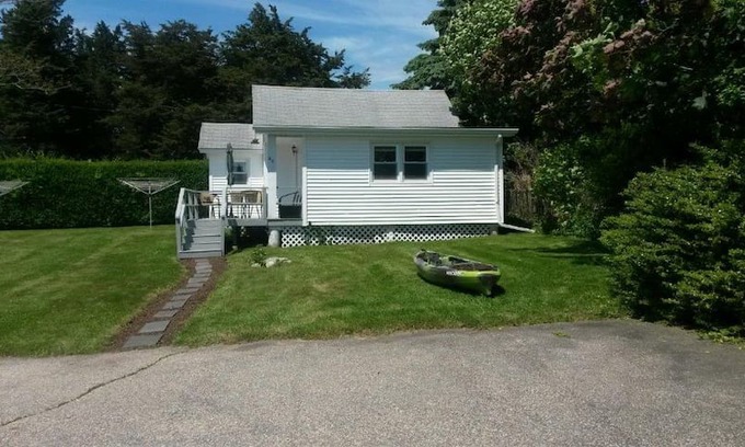 Watch Hill Historic District House | Holdredge House and Cottage C