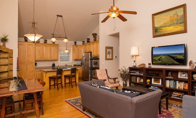 Murphys Apartment | Dana Dee - V Vacation Rentals