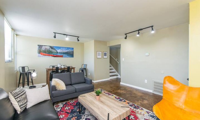 Frankfort Apartment | UrbanWoods Downtown Apt - Riverfront Buffalo Trace
