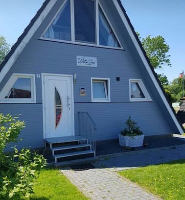 Fedderwardersiel House | Nurdach-Ferienhaus "Watt'n Glück"