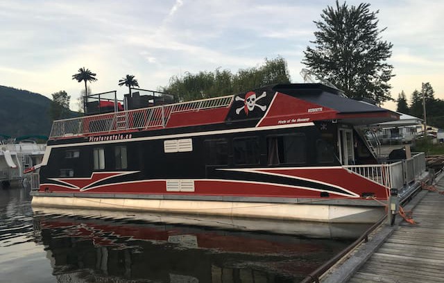 Sicamous Boat Rental | Pirate of the Shuswap