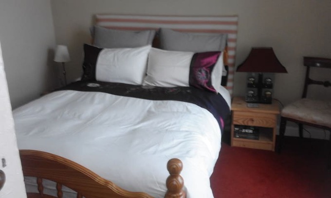 Muine Bheag House | Cosy Room in Bagenalstown