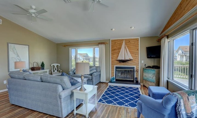 Duck House | 2105 Dunestruck * 1 Min Walk to Beach * Pet Friendly