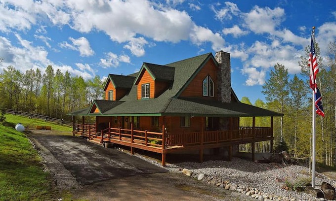 Star Valley Ranch House | Deer Park Ranch - Immaculate, Spacious and Views!