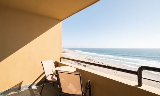 Centro Playas Apartment | La Jolla De Rosarito! 800 Meters to Papas & Beer!
