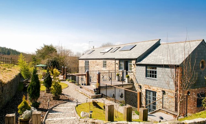 Herodsfoot Cabin | Well Cottage, Herodsfoot, Nr Looe Cornwall