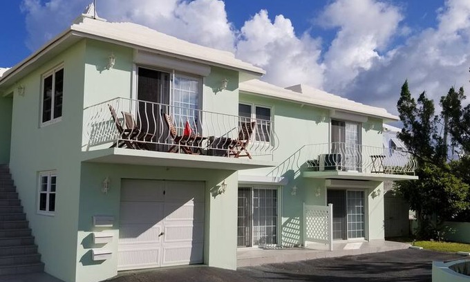 Southampton Apartment | " Whale Bay Beach Getaway"