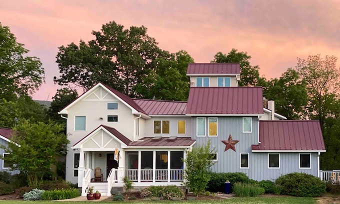 Woodstock House | Riverfront Retreat on 14 Acres