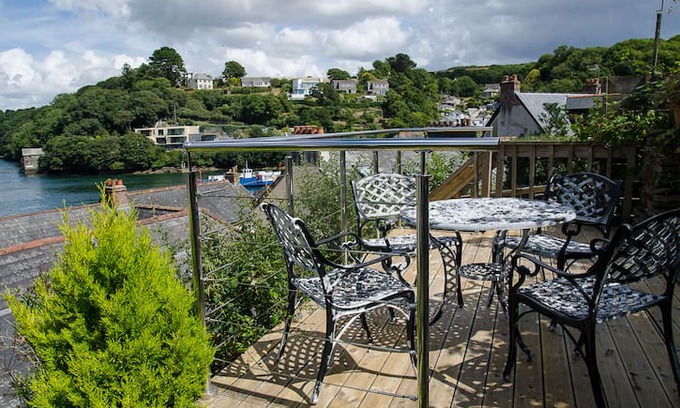 Fowey Cabin | Caffa Mill Cottage - Cornish cottage with views