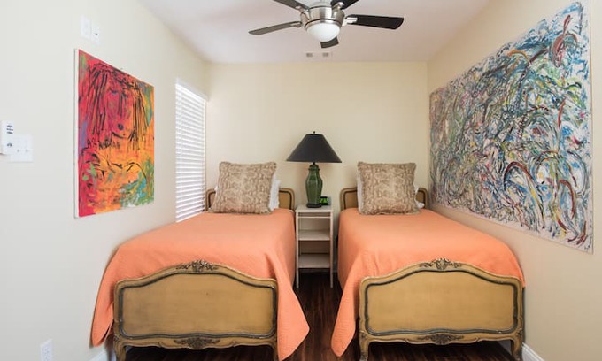 Savannah Cabin | The Cottages at Cohen's Retreat-7