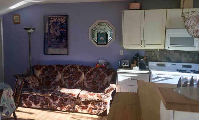 Chemainus House | Quirky Family Home in Sunny Saltair near Chemainus