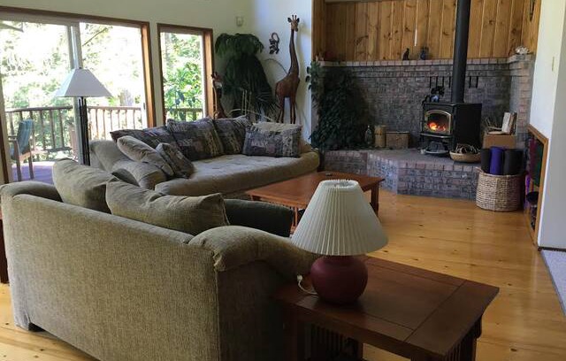 Monroe House | Retreat at Hideaway - Explore, Discover, Connect
