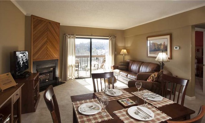 Blowing Rock Apartment | Wren 202 Chetola Resort 1BR Condo close to Tanger outlets with access to full resort facilities including heated indoor pool and fitness center.