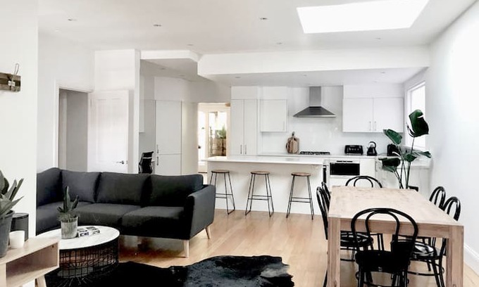 Avalon Beach House | THE BLACK ACE | AVALON BEACH