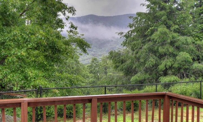 Roan Mountain House | A Place in the Wilderness (Roan Mountain)