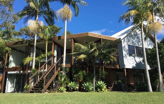 Hat Head House | Hat Head-JACKSONS on KOROGORO- Architectural home