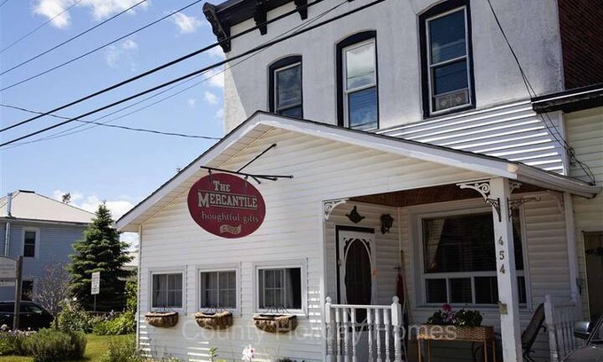 Ameliasburgh House | The Mercantile