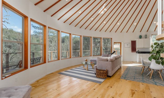 Alta Sierra House | Stunning Round House, View, Hot Tub