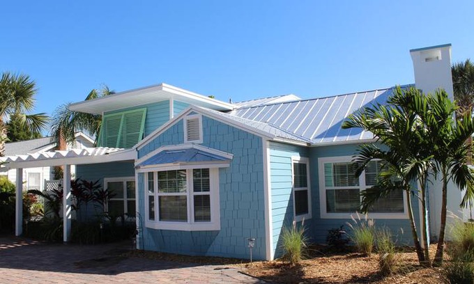 Anna Maria House | Toasty Coconut