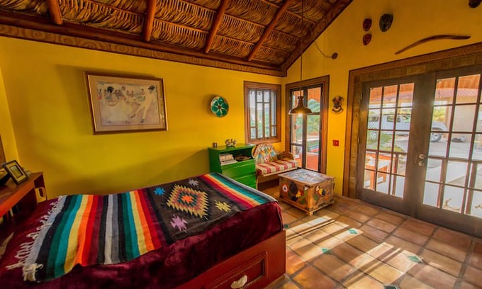 Cabo Pulmo House | Parrot House