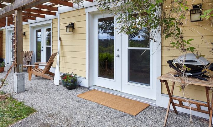 Salt Spring Island House | Wheelhouse Suite