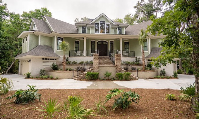 Palmetto Dunes House | 10 BR (sleeps 34), pool-elevator 'Southern Bliss'