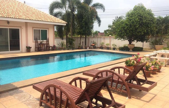 Bang Sare Resort | EEd Amata Resort {อี๊ด อมตะ รีสอร์ท}