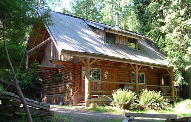 Pender Island Cabin | the Little Log Cabin, private, peaceful, cozy