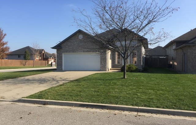Sarnia House | Fully furnished executive home Rapids Parkway