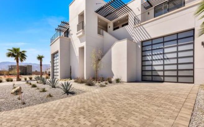 Palm Springs Villa | Private Villa at the Thermal Club Racetrack