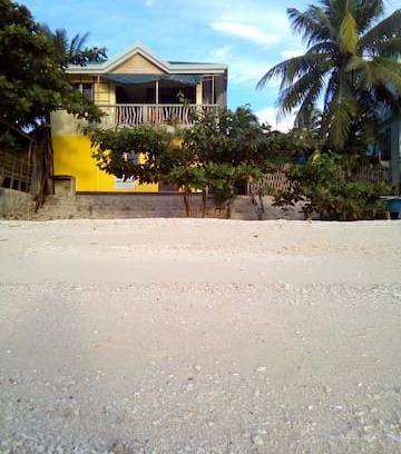 Loon House | Bohol Loon Guest House(Ladressner's)