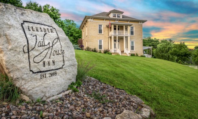 Elkader House | Master Suite at Elkader JailHouse Inn