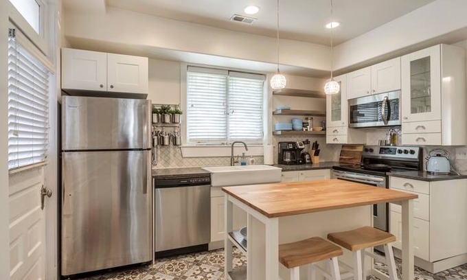 Downtown Salt Lake City Apartment | Private Hot Tub-walk to Memory Grove