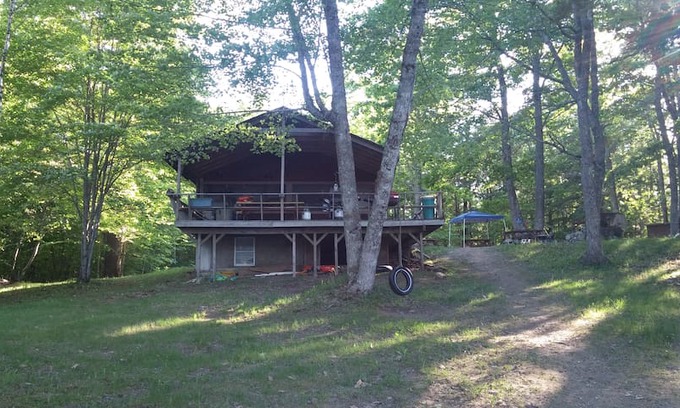 Warren Cabin | Crawford Pond Cabin - Private, Spacious, Lakefront
