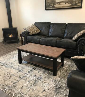 East Kootenay House | Mountain View Basement Suite