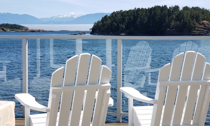Juan de Fuca Electoral Area House | The Cliff House on Spirit Bay
